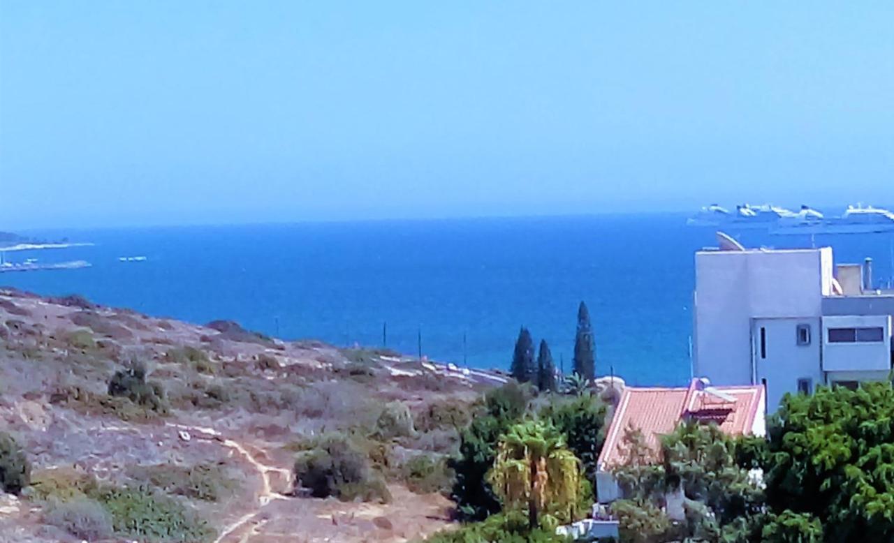 1 Bedroom Apartment With A Magnificent Sea View Limassol Bagian luar foto